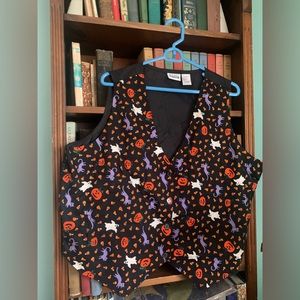 Vintage Halloween vest , size 20w, cats ghosts pumpkins candy corn